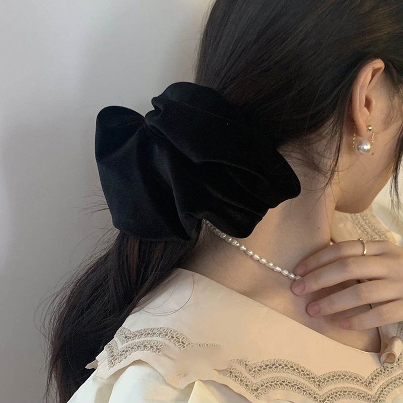 Freshwater Line - Oversize preto veludo scrunchies laços de